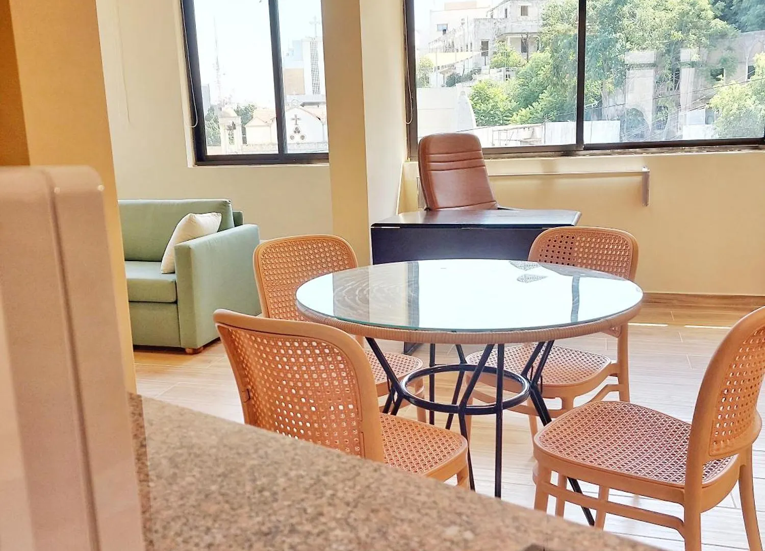 Rita'S Sunlit Corner Apt - Near Abc Mall Бейрут Апартаменты