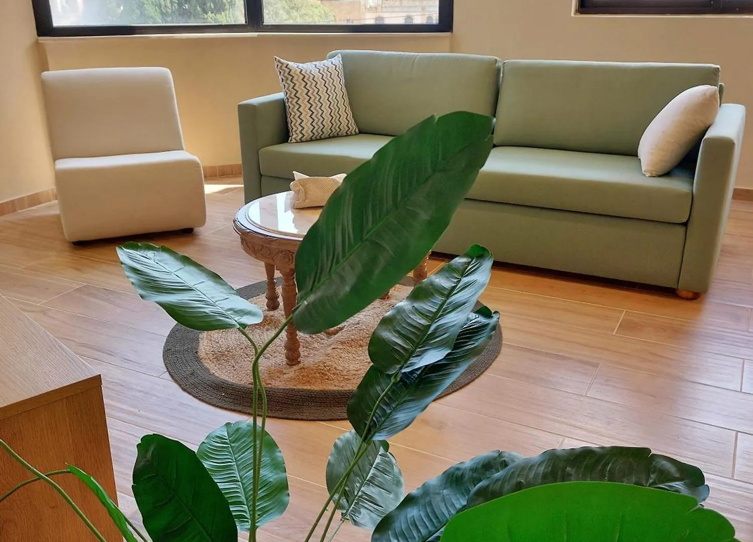 Rita'S Sunlit Corner Apt - Near Abc Mall Beiroet 0*,  Libanon